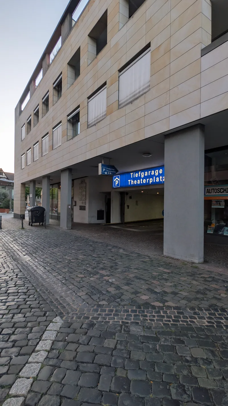 Einfahrt der Tiefgarage Theaterplatz